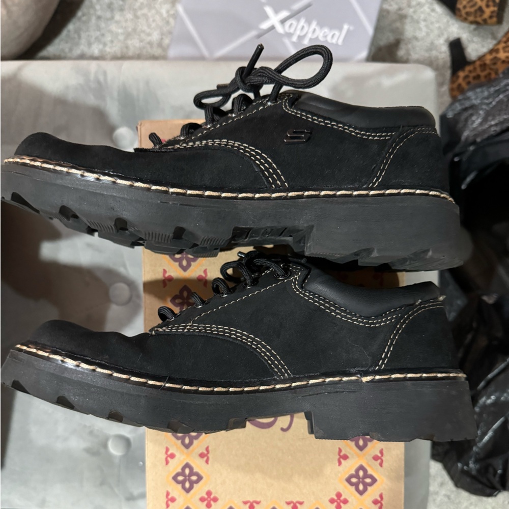 Skechers tie up shoe